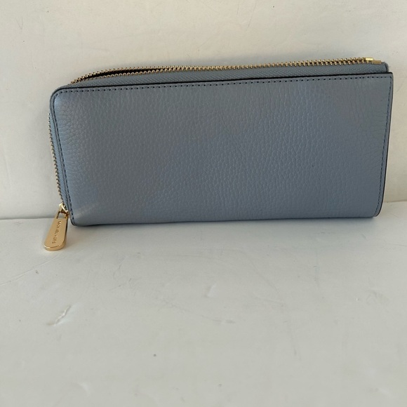 Michael Kors NWOT Pebble Leather Light Blue Zippered Wallet - Picture 6 of 6